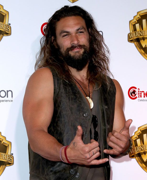Jason Momoa kriegt Will Ferrell als Serien-Papa