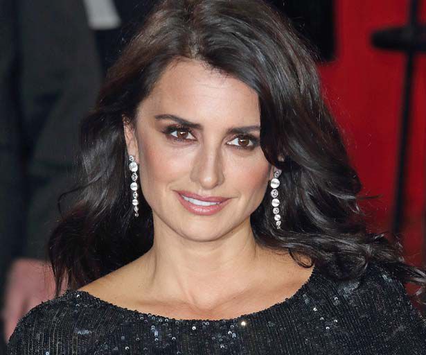 Penélope Cruz wartete auf das OK von Donatella Versace
