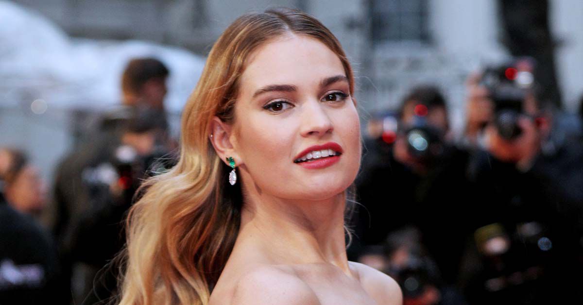 Lily James geht nie ohne dieses Zeug aus dem Haus