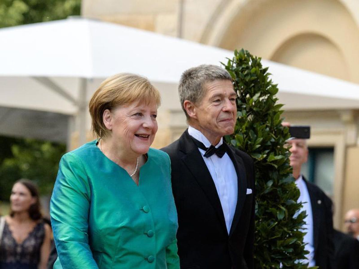 Merkel, Gottschalk & Co. gehen bei der Bullenhitze in die Oper