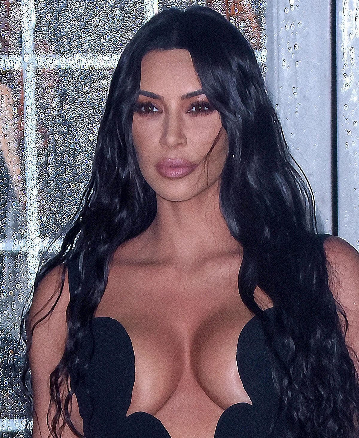 Kim Kardashians Lösung für Faltenfreiheit: Einfach nicht lachen!