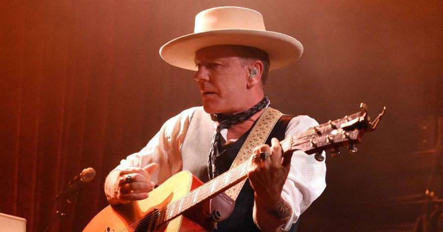 Kiefer Sutherland über Whisky, Pferde und dreckige Unterhosen