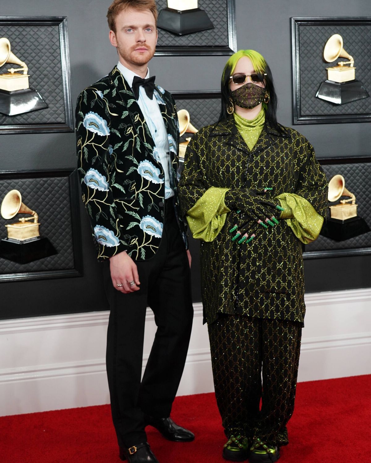 Billie Eilish und ihr Bruder schleppen hier 10 Grammys davon