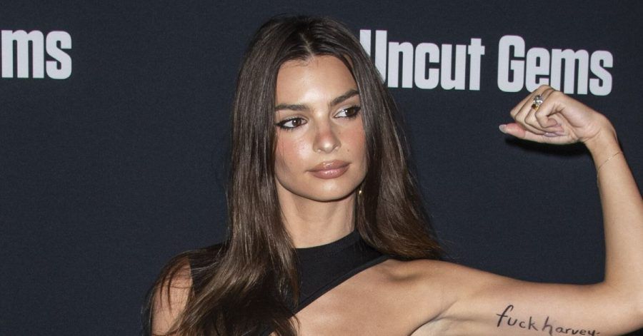 Emily Ratajkowski teilt wichtige Botschaft an Teenager