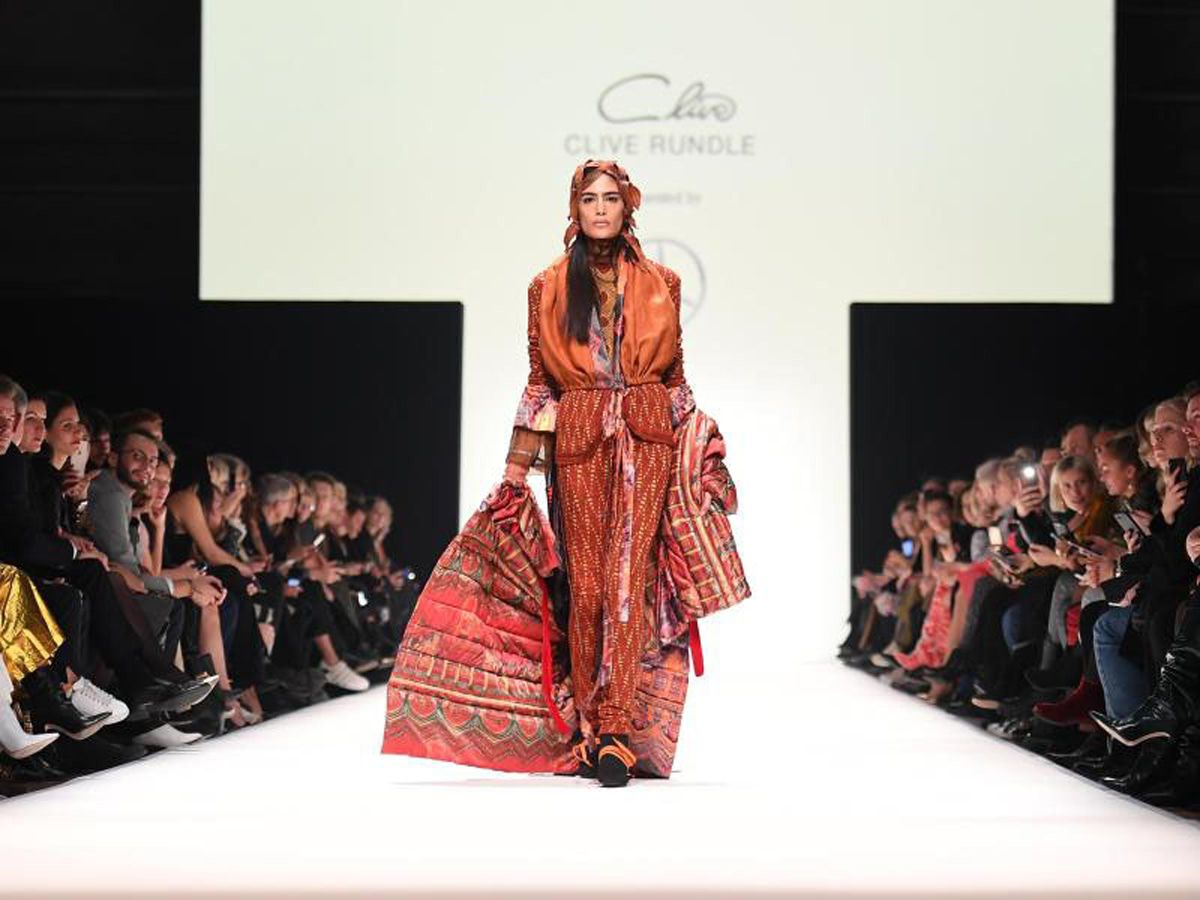 Berlin Fashion Week startete mit exzessiven Designs