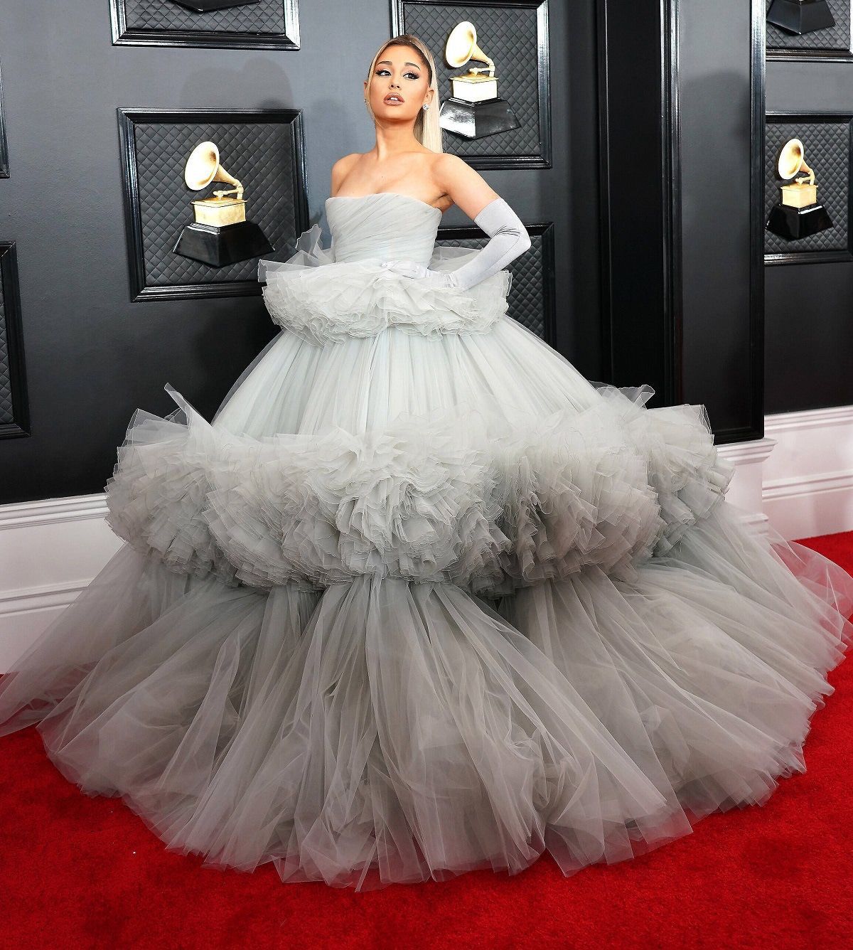 Ariana Grande mit Mutti und Vati bei den Grammys