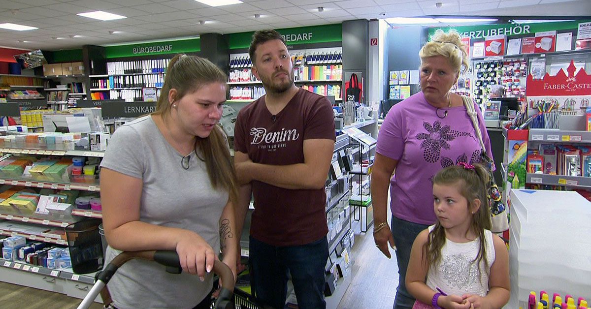 Die Wollnys: Celina und Hund Feivel werden eingeschult