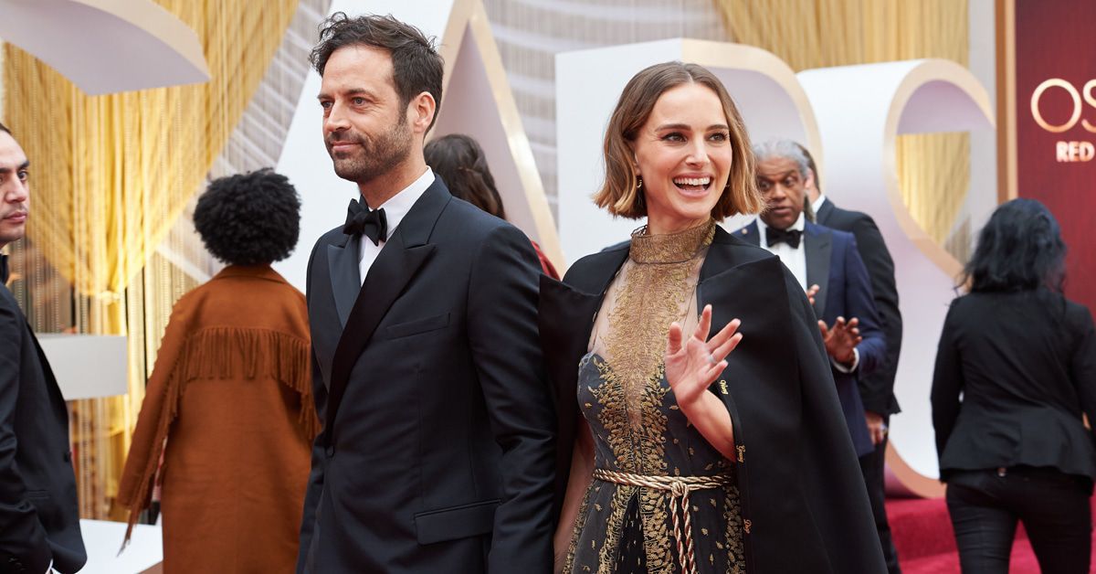 Oscars: Natalie Portman mahnt mit düsterem Umhang