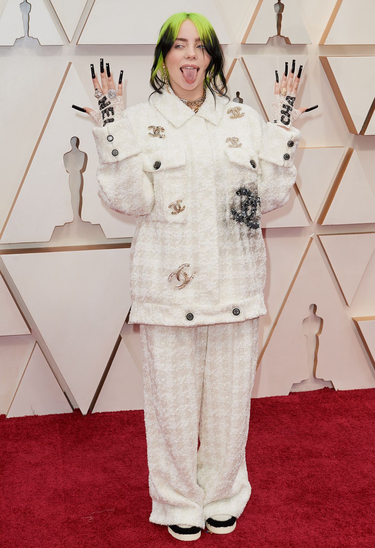 So habe wir Billie Eilish auch noch nie gesehen