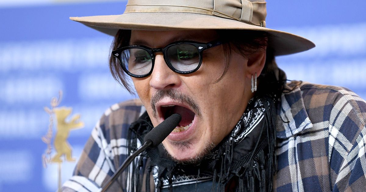 Warum musste Johnny Depp in Berlin gestüzt werden?