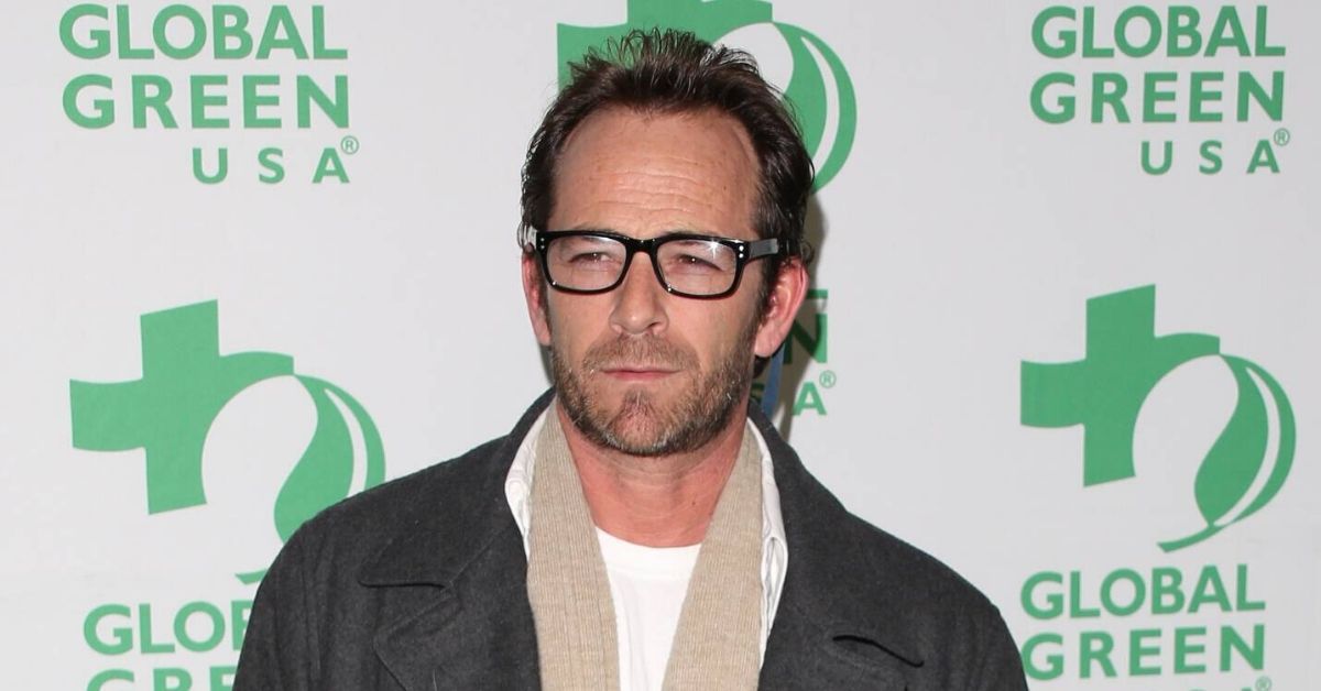 Billie Eilish singt für Verstorbene, aber Luke Perry haben sie vergessen