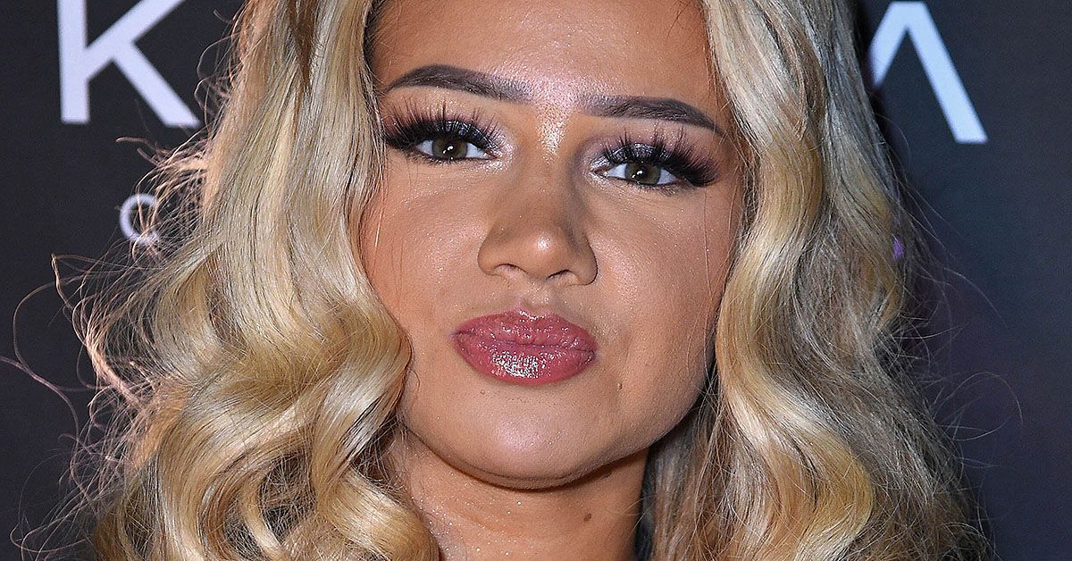 Shirin David legt sich im Tanga ins Hotelbett und dann das ...