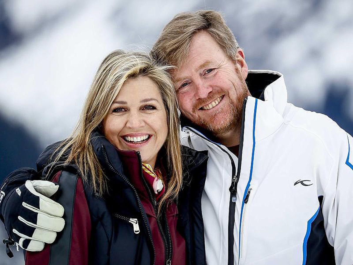 König Willem-Alexander mit Mutti, Frau, Kindern und Bart im Schnee