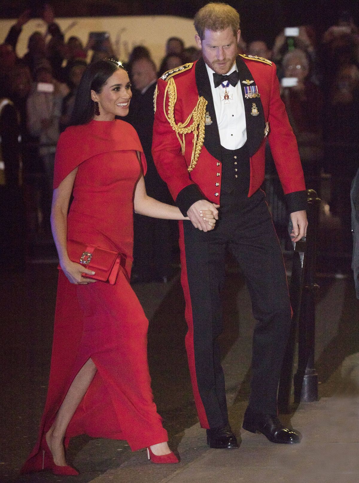 Meghan und Harry: Abschied in Feuermelderrot