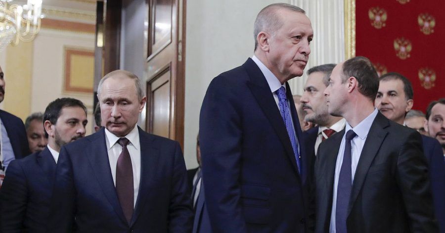 Putin demütigt Erdogan: Dieses Machtspielchen muss man gesehen haben!