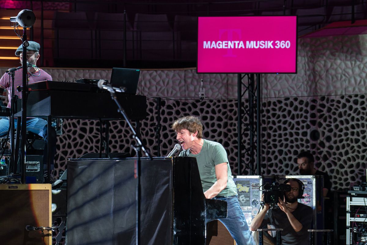 https://www.magenta-musik-360.de/street-gigs/james-blunt-livestream