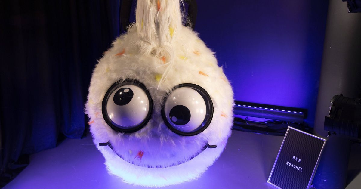 "The Masked Singer": Passt Wincent Weiss (1,88m) in dieses kleine Ding?
