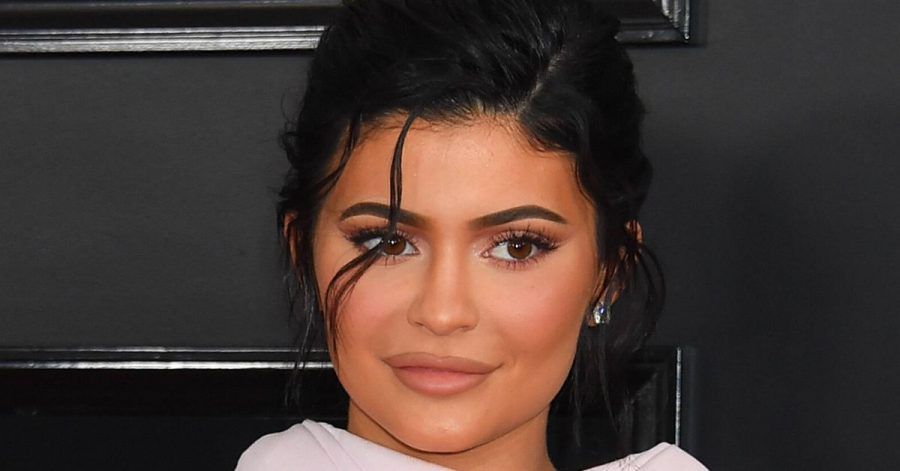 Kylie Jenner oben und unten ohne