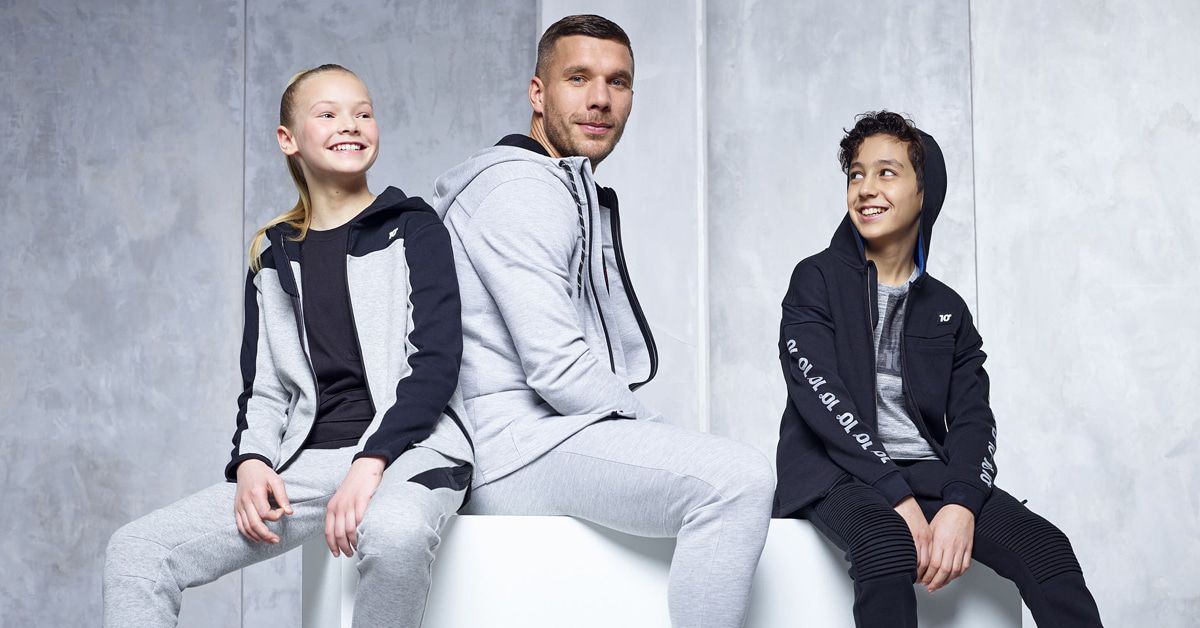 Lukas Podolski mit neuer Kollektion für große und kleine Kicker