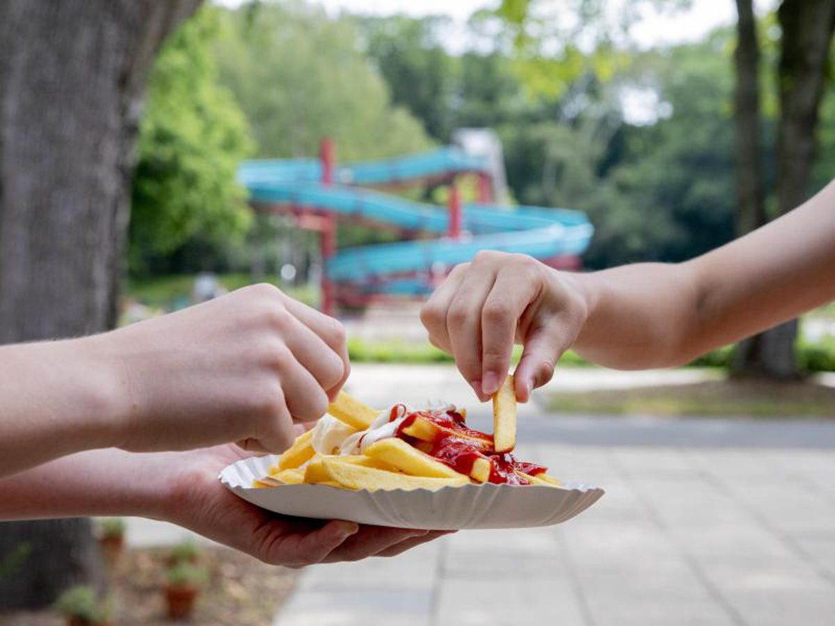 Phänomen: Warum gehören Pommes und Freibad zusammen?