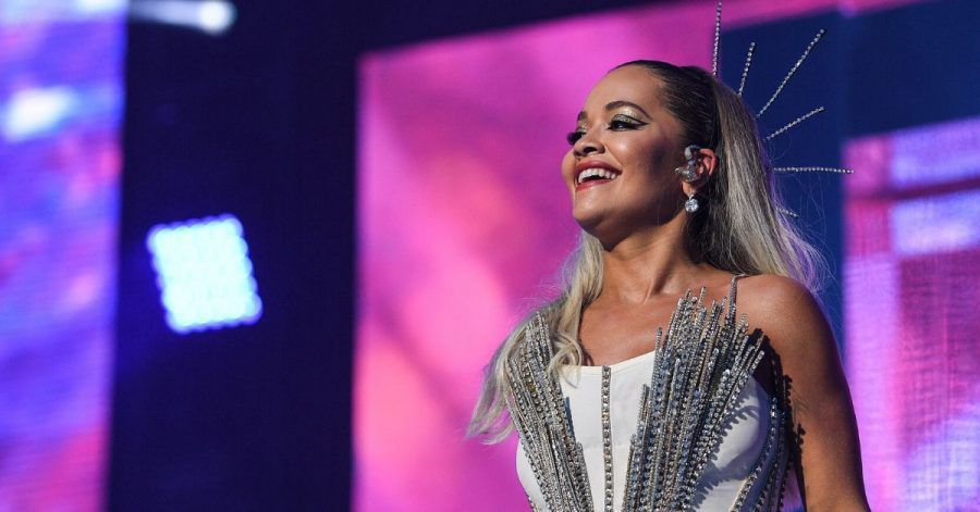 Nackte Tatsachen: Rita Ora findet ihren Bikini nicht!