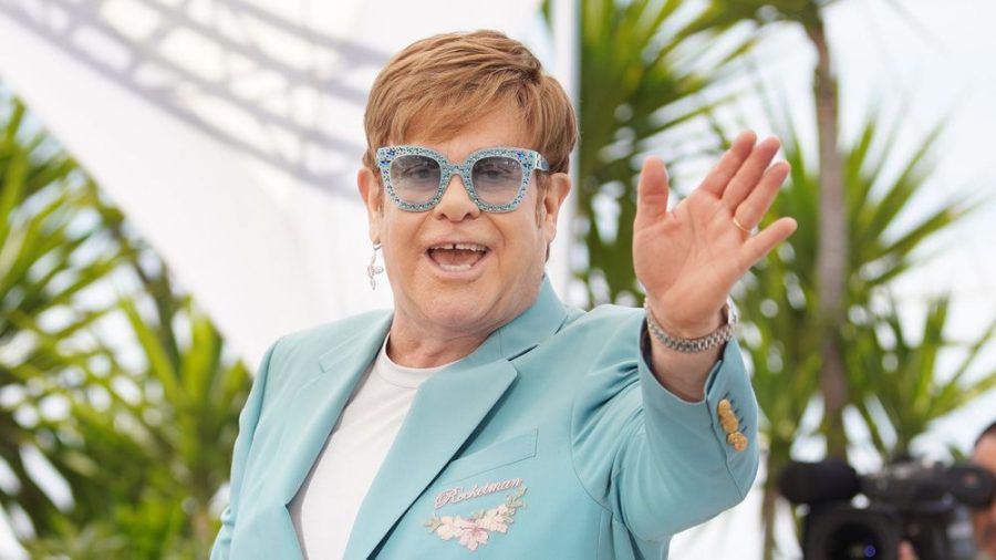 Elton John kann stolz auf sich sein: Er ist seit 30 Jahren trocken. (wue/spot)