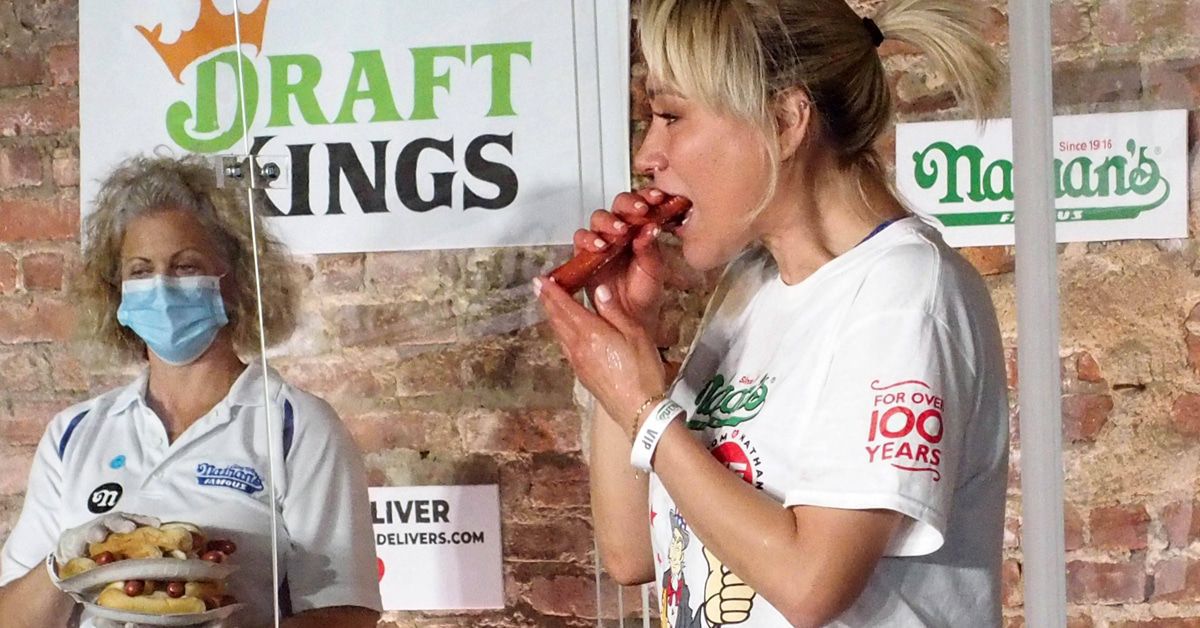 Hotdog-Sauerei 2020: Joey Chestnut würgt 75 in 10 Minuten hinunter