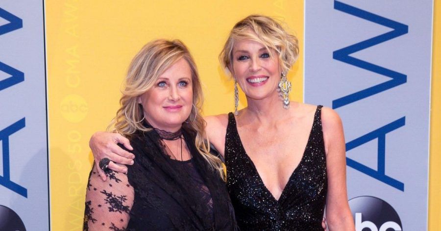 Sharon Stones Schwester ist an Corona erkrankt - "Bitte tragt eine Maske!"