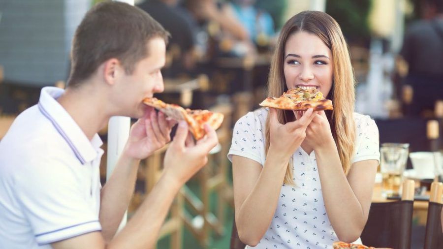 Pizza in Italien ist für viele ein kulinarischer Hochgenuss. (amw/spot)