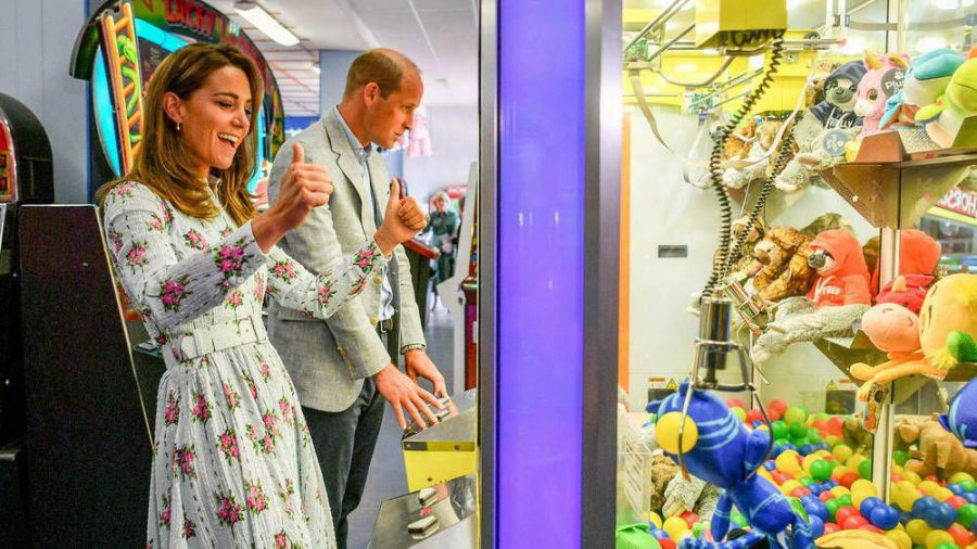William und Kate im Spielparadies auf Barry Island. (mia/spot)