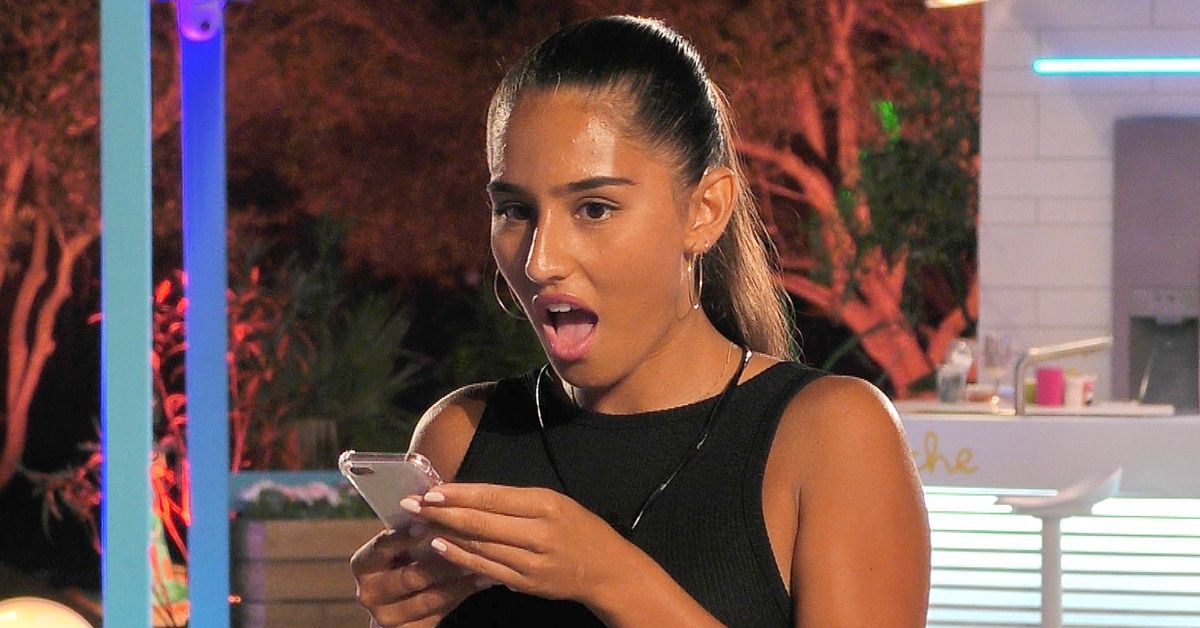 „Love Island“ Tag 14: Henrik küsst Sandra und Aurelia will ausziehen