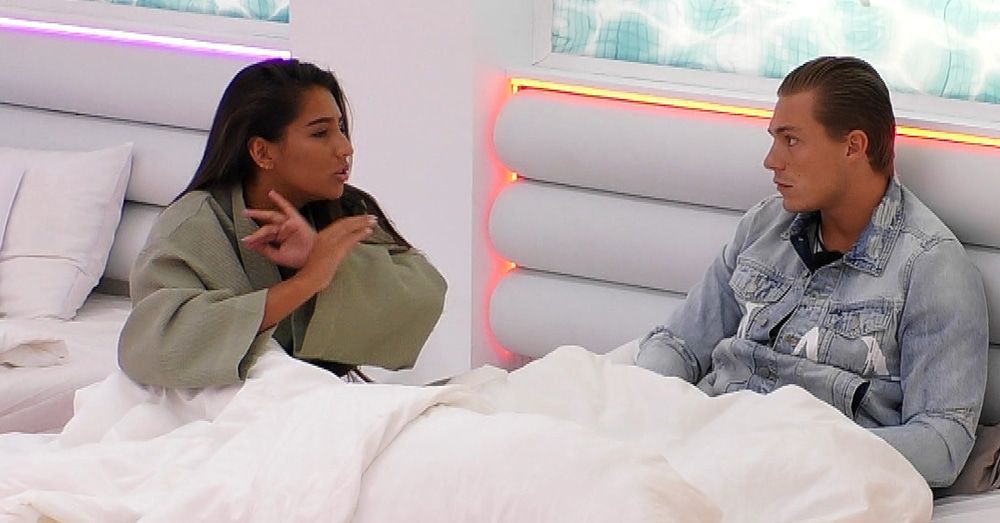 "Love Island" Tag 8: Josua flennt, Aurelia flucht und ein Couple trennt sich