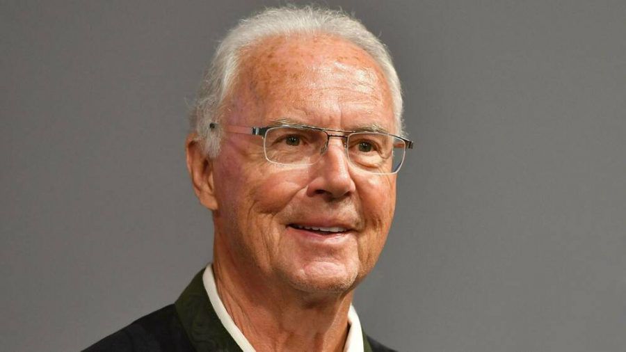 Franz Beckenbauer 2019 zu Gast bei einem Bundesliga-Spiel. (ln/spot)