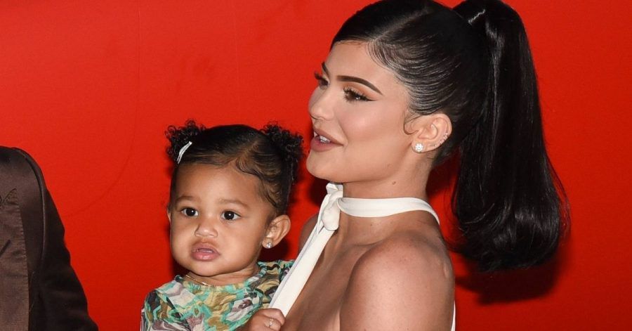 Kylie Jenner : Luxus-Bett und Hermés-Schulrucksack für Stormi