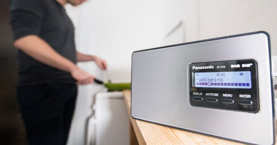 Blick auf ein Digitalradio.