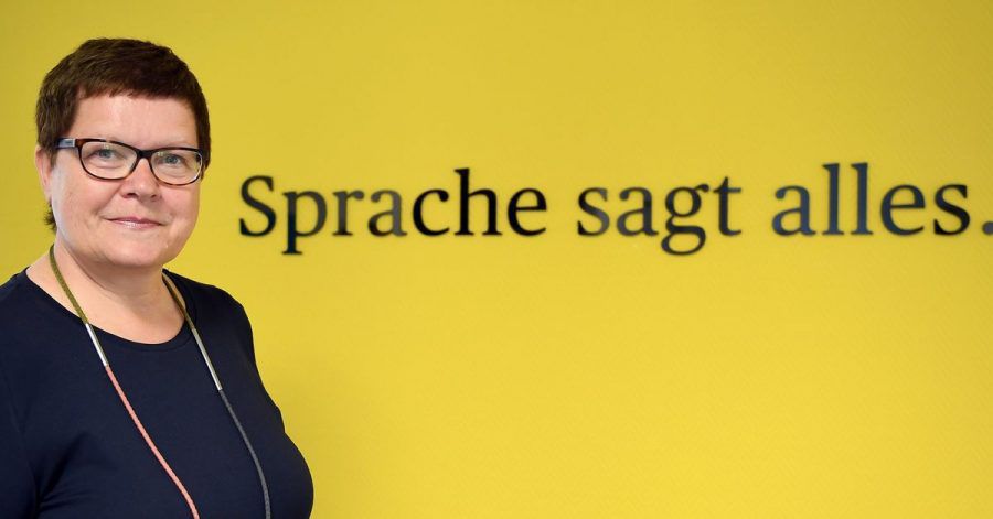 Insider-Begriffe können Gruppenidentität und Nähe schaffen, sagt die Leiterin der Dudenredaktion, Kathrin Kunkel-Razum.