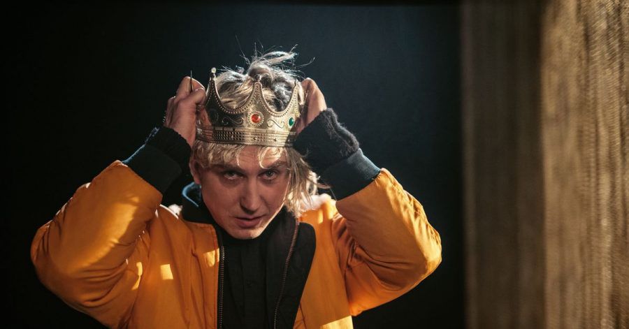 Sven (Lars Eidinger) hat Krebs.