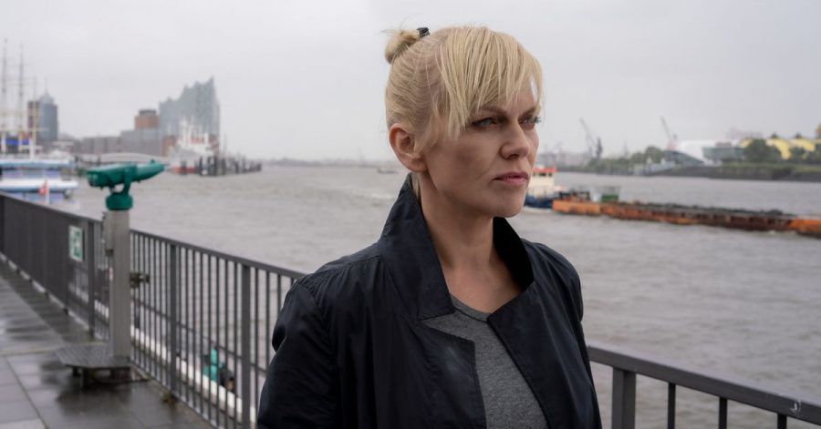 Anna Loos ist Helen Dorn.
