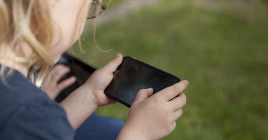 «Alle haben schon ein eigenes Smartphone, nur ich nicht.» Eltern haben oft gute Gründe, wenn sie es ihrem Kind verwehren. Wichtig ist, die Entscheidung richtig zu vermitteln.