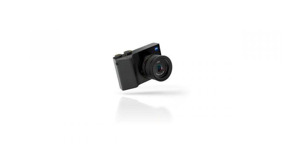 Das Festbrennweite-Objektiv der ZX1 hat Zeiss exakt auf den 37-Megapixel-Sensor abgestimmt.