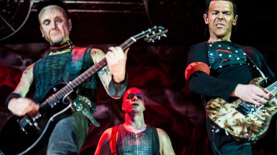 Rammstein auf der Bühne in Moskau (mia/spot)