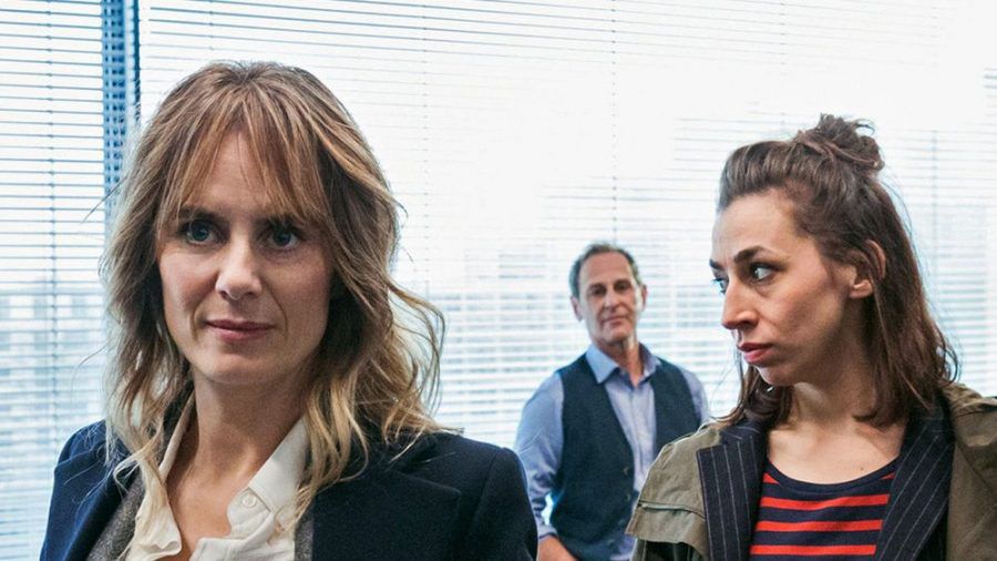 Isabelle Grandjean (Anna Pieri Zuercher, l.) und Kommissarin Tessa Ott (Carol Schuler) sind das neue Ermittler-Duo aus Zürich. (dr/spot)