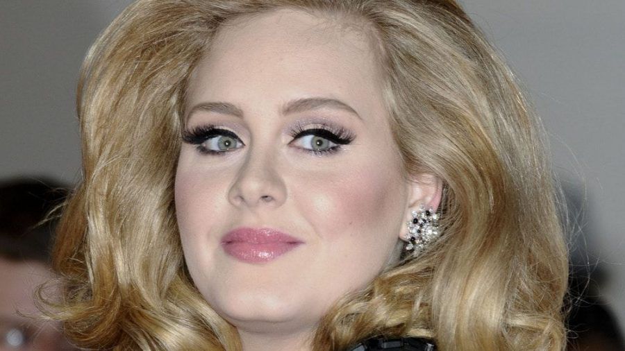 Sängerin Adele begeistert als Gastgeberin von "Saturday Night Live" - so sieht sie allerdings nicht mehr aus. (cos/spot)