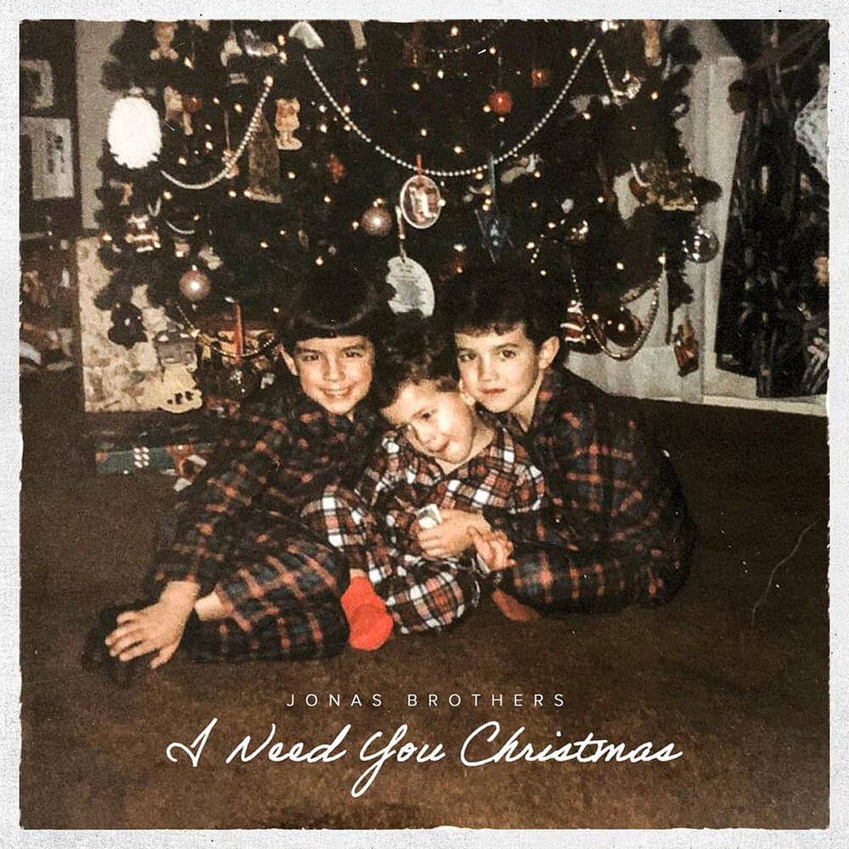Jonas Brothers: Huch, bei "I Need You Christmas" klingen sie wie George Michael!