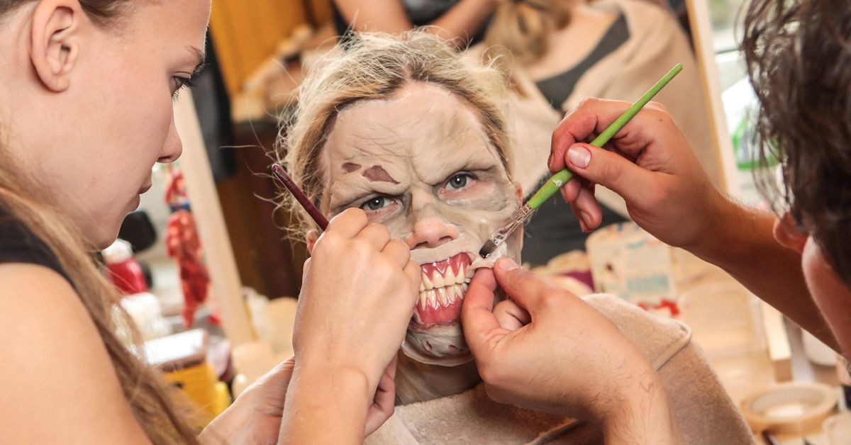 Michaela Schaffrath in "Sky Sharks": Nazi-Zombies in der Antarktis