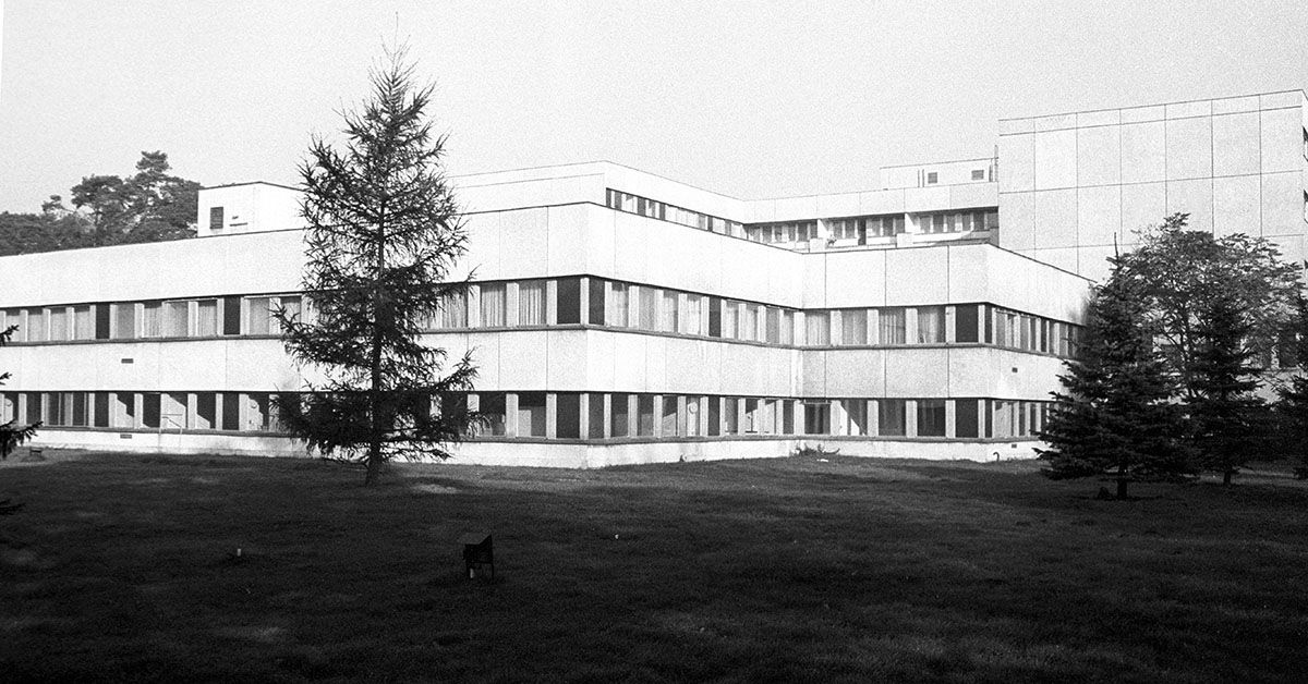 Alles über "Hausen": Plattenbau-Horrorserie startet bei Sky