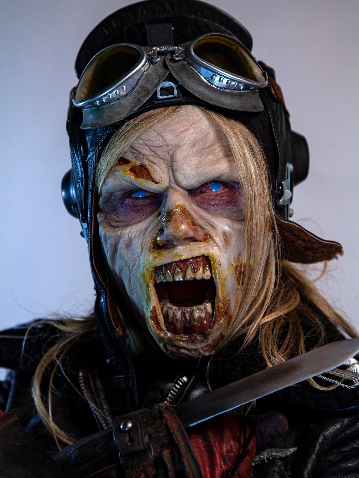 Michaela Schaffrath in "Sky Sharks": Nazi-Zombies in der Antarktis