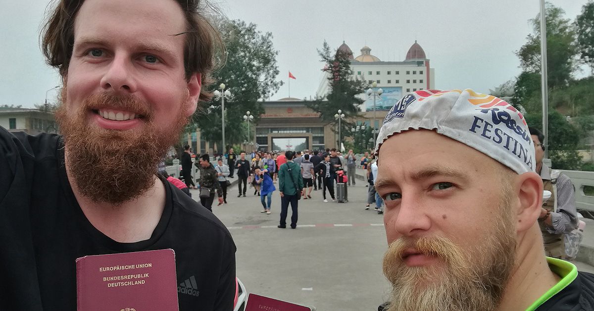 "Verplant": Otti und Keule strampeln mit dem Fahrrad nach Vietnam