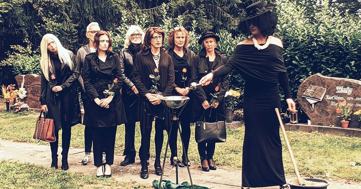 Drag-Königin Nina Queer in "Zeit für Monster"