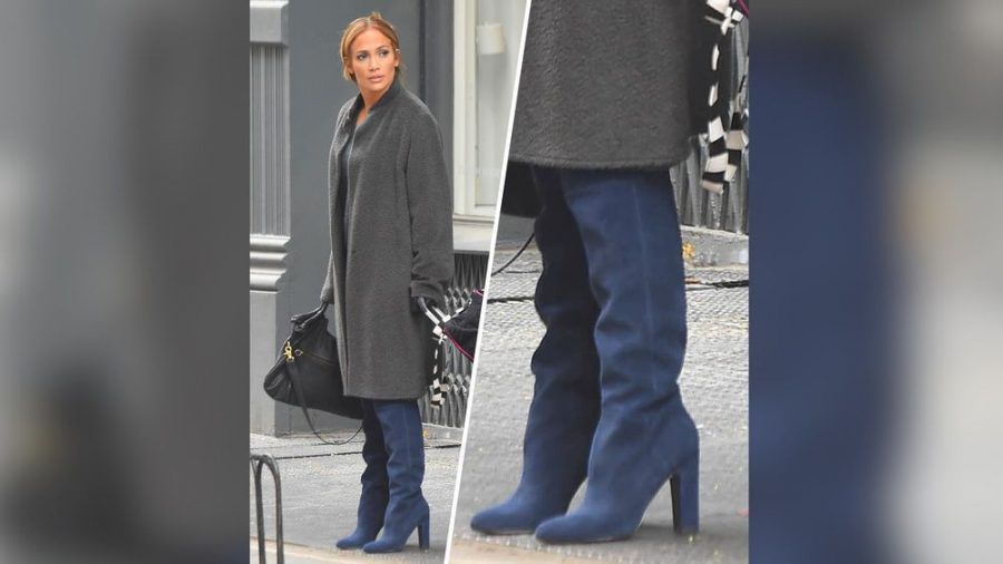 Auch Sängerin Jennifer Lopez setzt auf Velourslederstiefel (cos/spot)